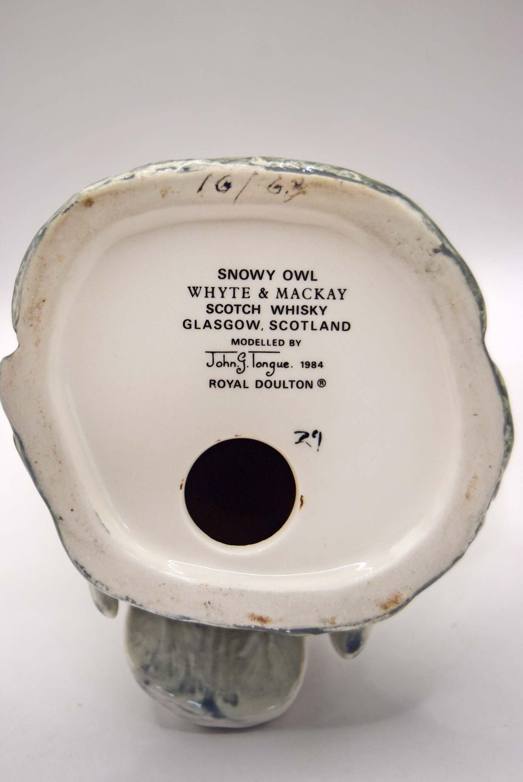 Royal Doulton for Whyte & Mackay Snowy Owl Vintage Porcelain Decanter 1984