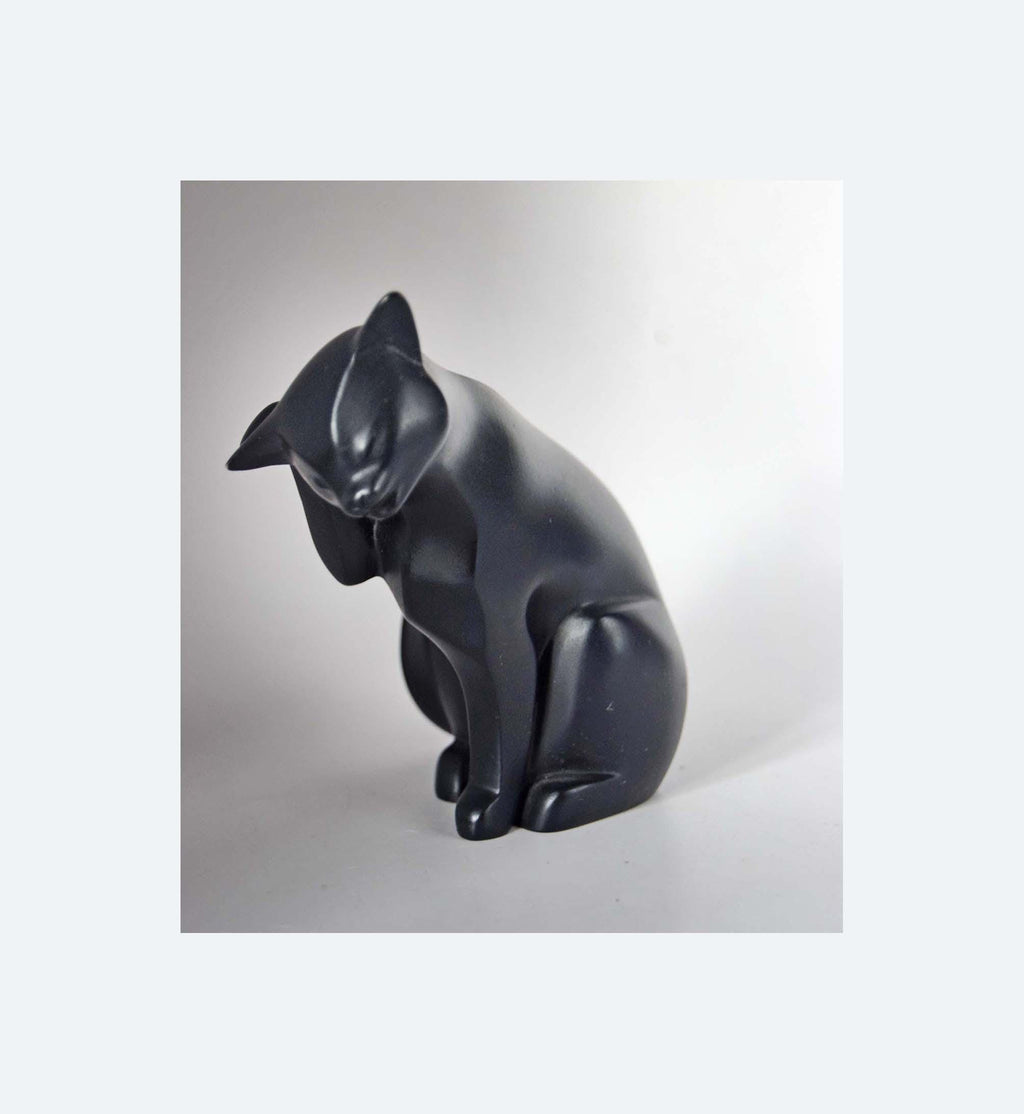 Coalport Cat Figurine, Black, Sprucing Up 2002 | Retired Collections | English ceramics