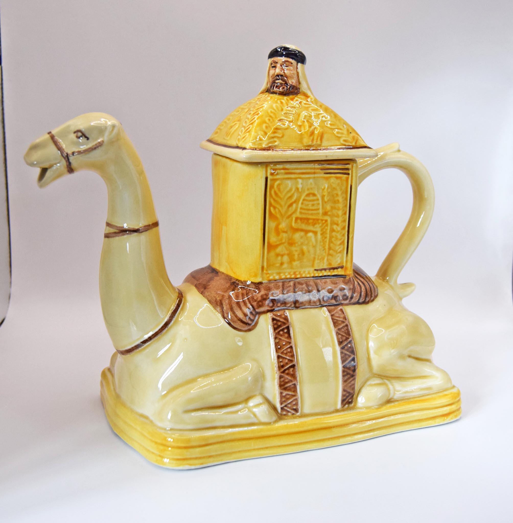 TONY WOOD / Camel Vintage Novelty Collectable China TEAPOT c1980
