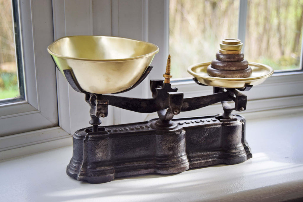 ANTIQUE Bartletts of Bristol Cast Iron & Brass Kitchen Scales with weights c1910