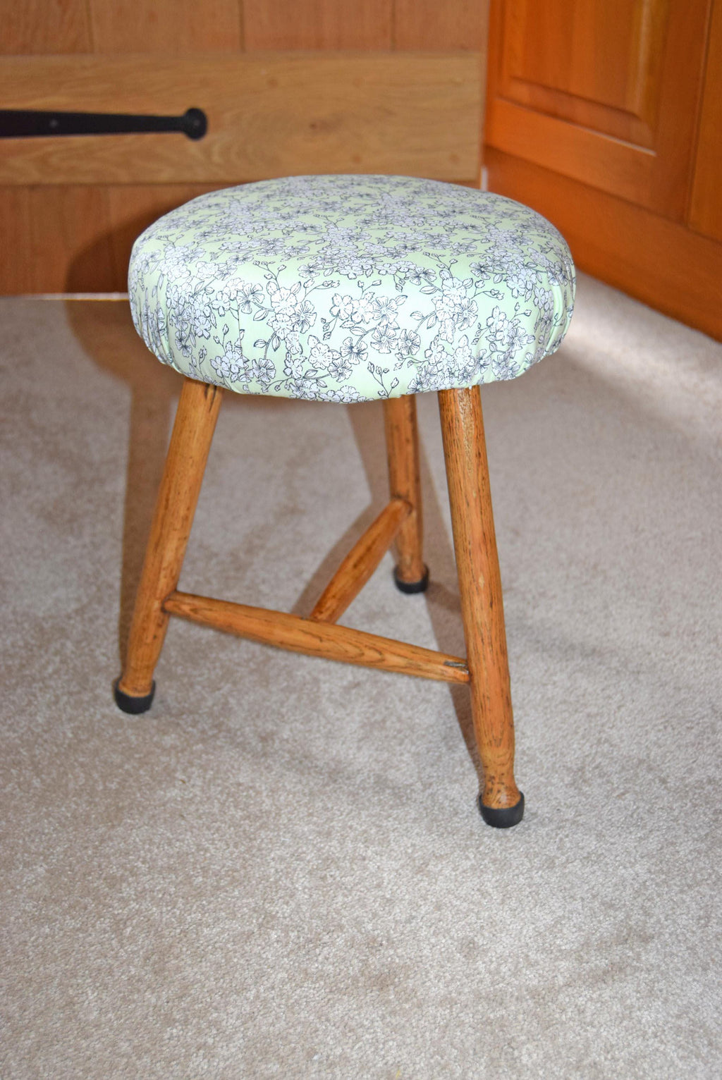 Vintage Child's or Foot Stool. Sturdy oak construction. Non slip. c1930s