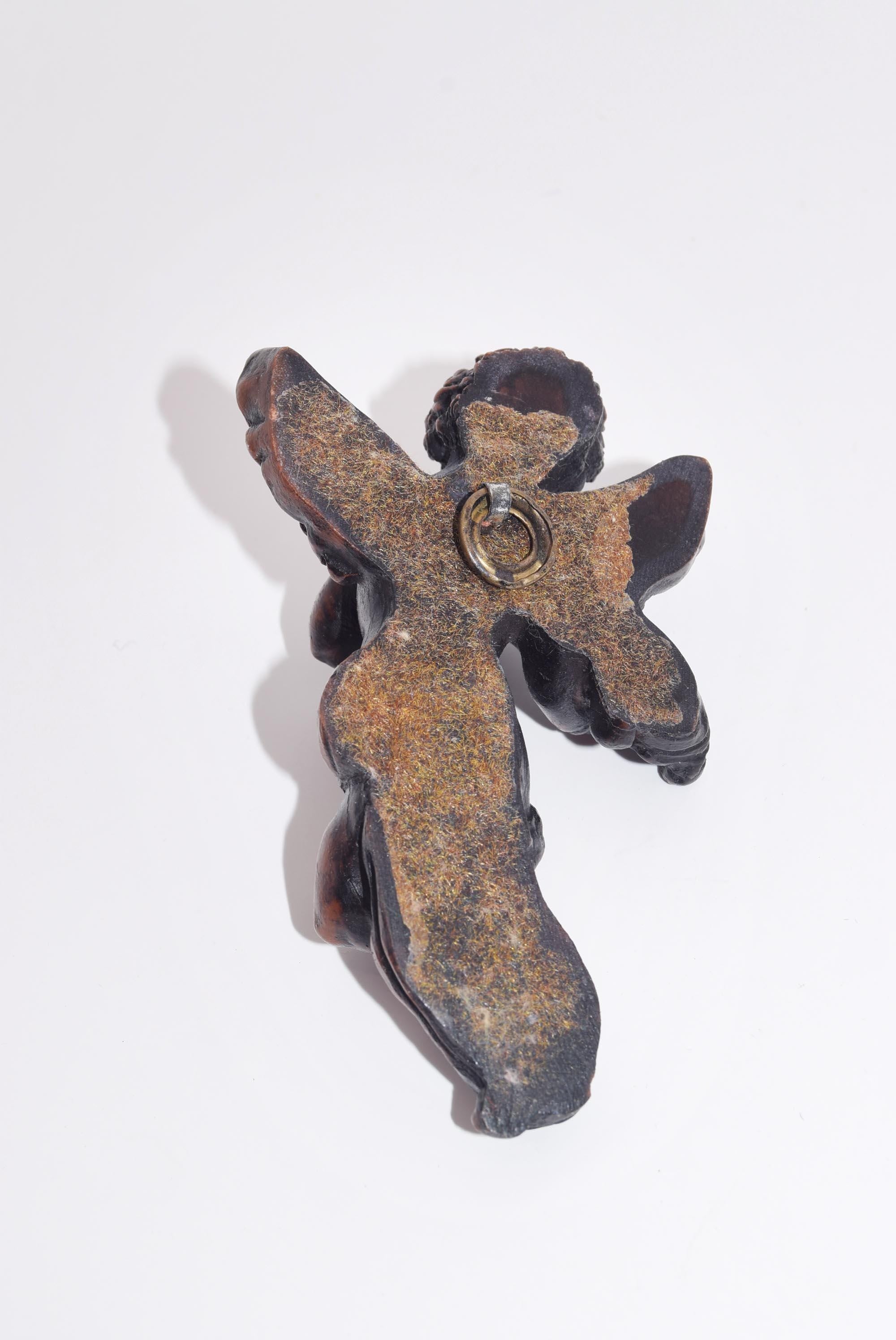 Vintage resin wall hanging cherub playing a violin | Religious decor | Rare find Height 11cms
