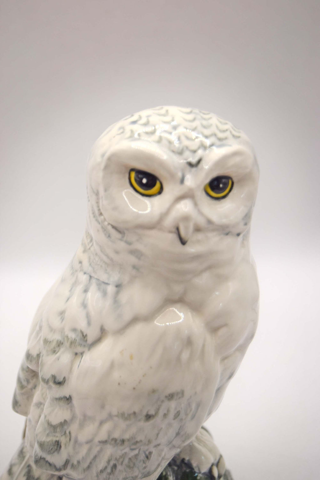 Royal Doulton for Whyte & Mackay Snowy Owl Vintage Porcelain Decanter 1984