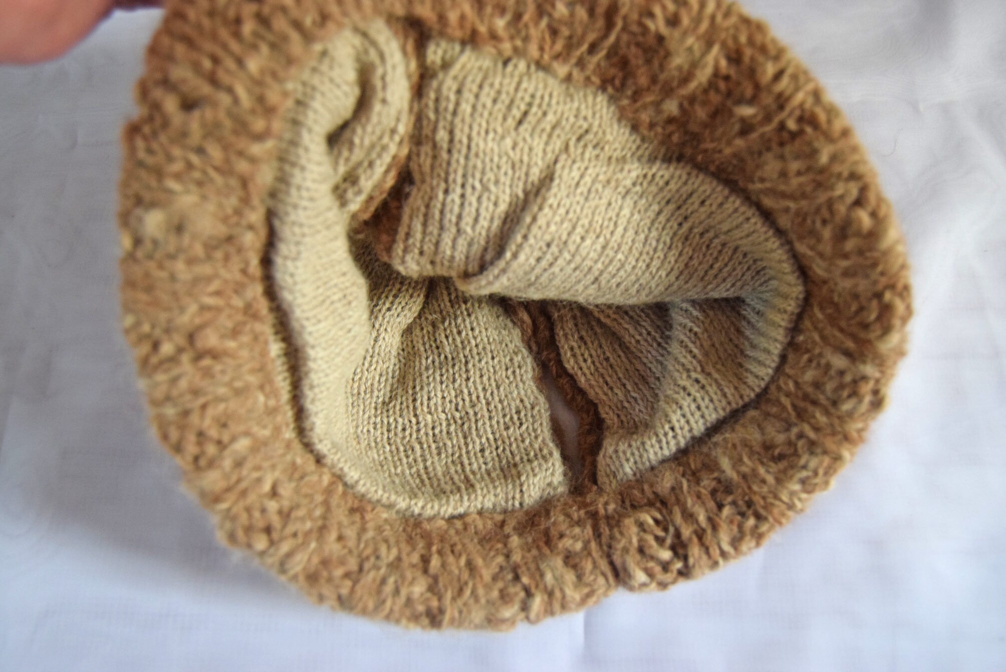 English alpaca fleece tea cosy. Hand spun, handmade, double lined. One of a kind!