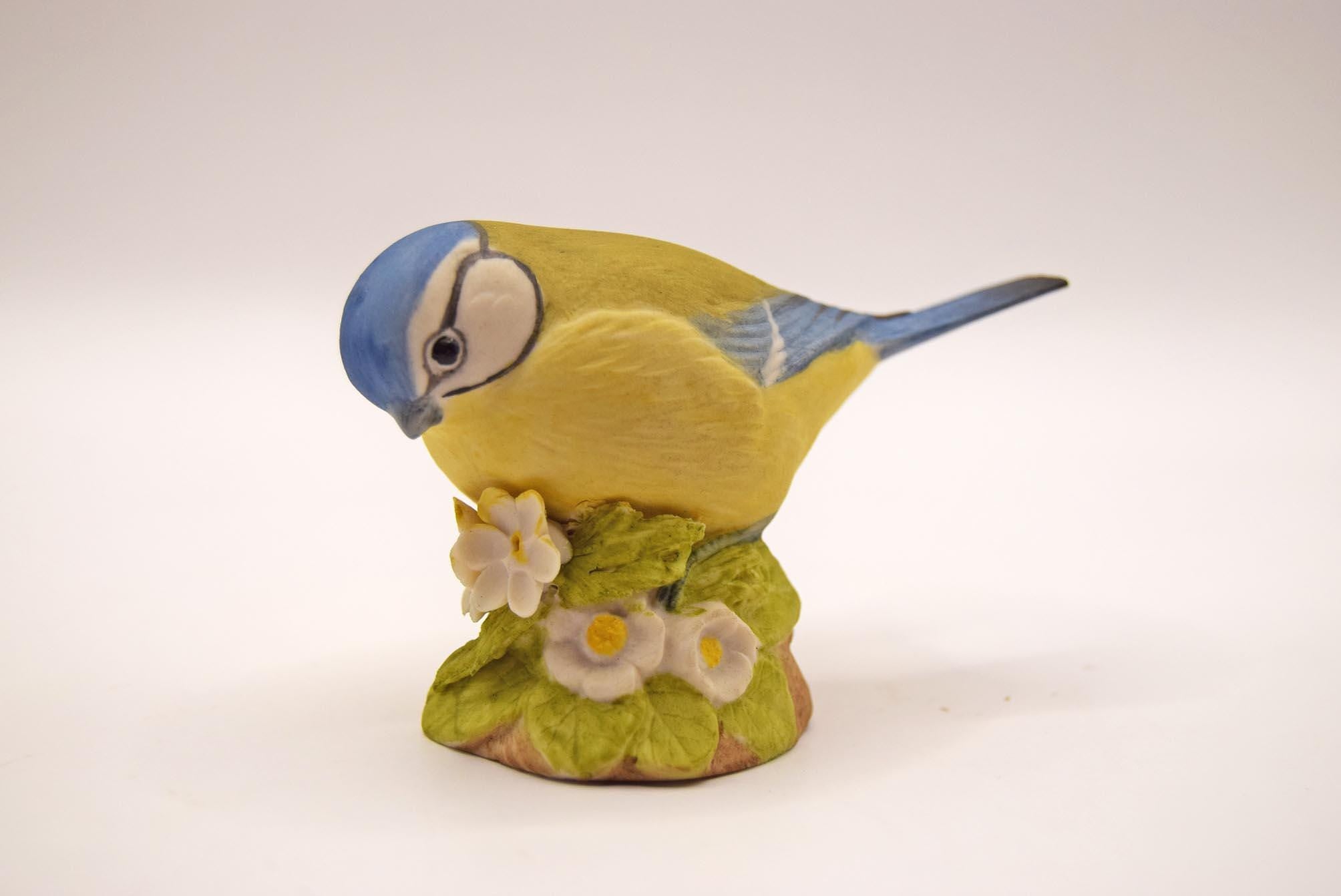 Aynsley Fine China Blue Tit from the Wild Bird Series Height 2"

Excellent condition. Unmarked. Pretty little collectable piece.