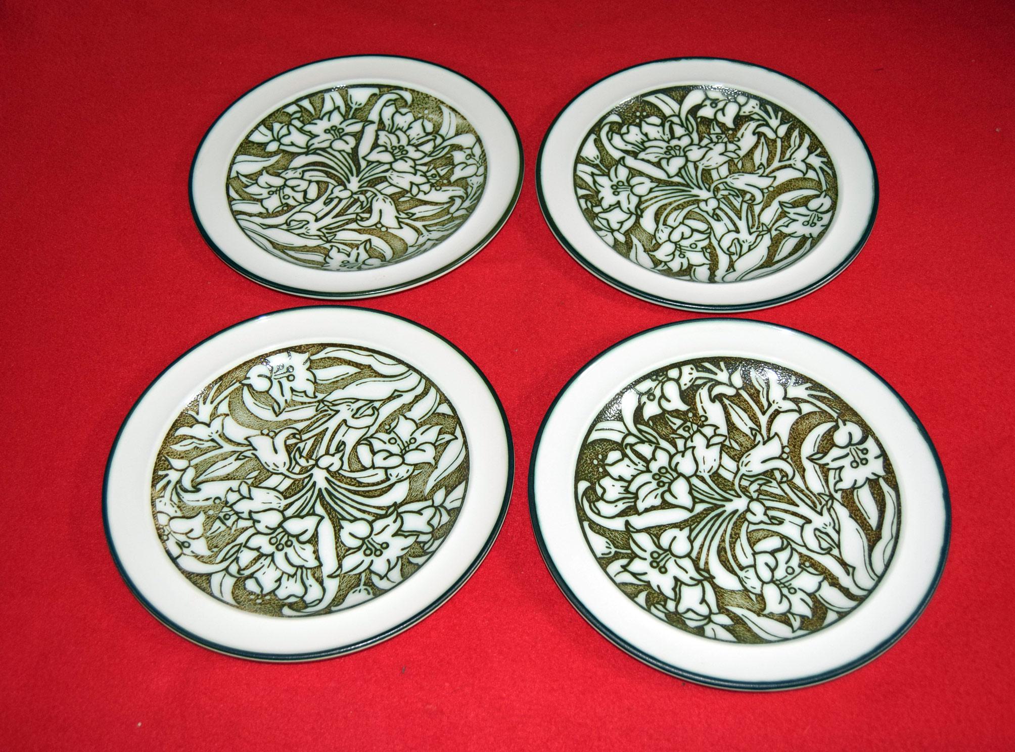 4 x  Wedgwood  Tiger Lily  O.T.T.  Dinner Plates - 91300G  discontinued pattern.  c1970s