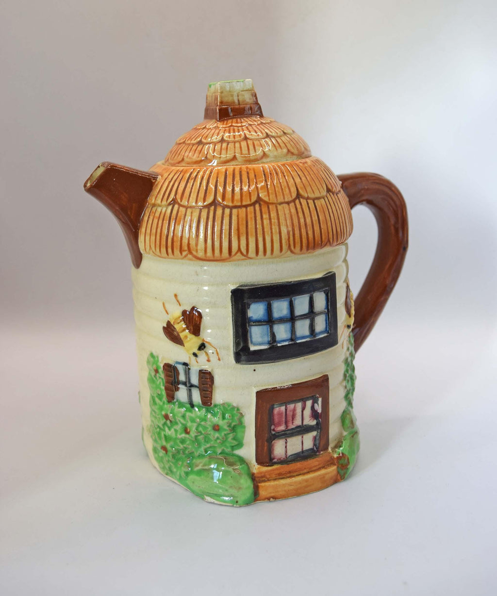 Antique Suvesco, Japan Round Cottage Shaped Teapot 19cm tall. c1940s