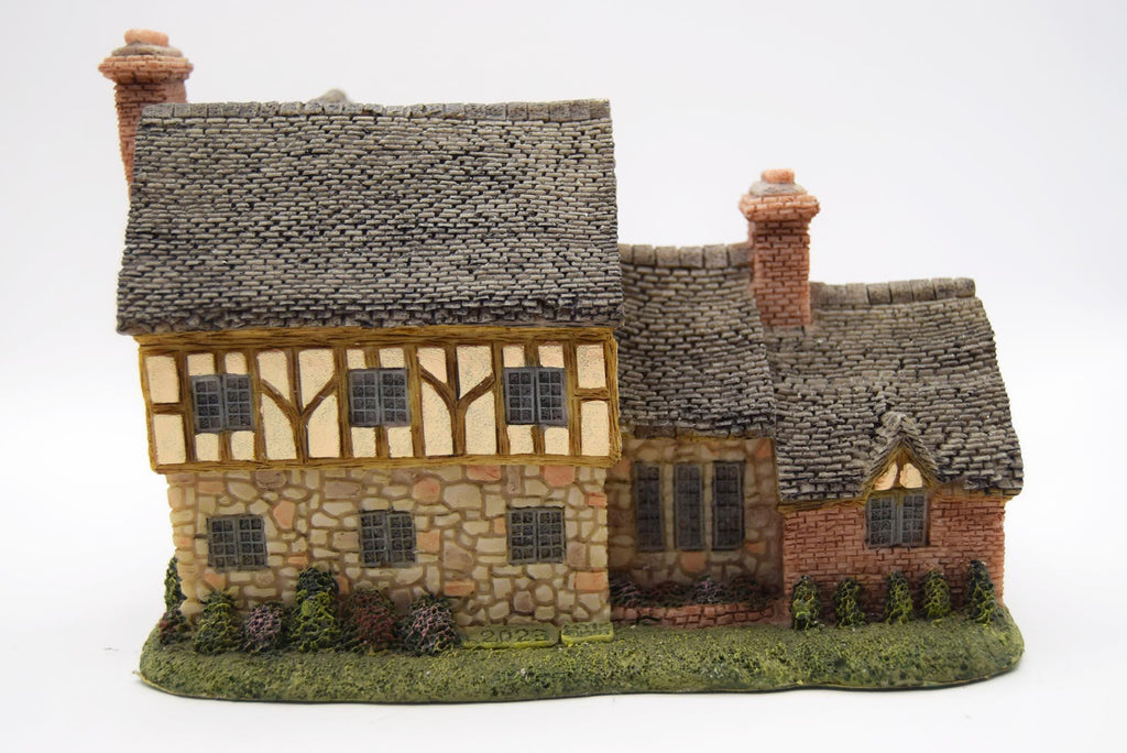 W. Widdop Country Cottage Clock: Vintage Ceramic Mantel Timepiece