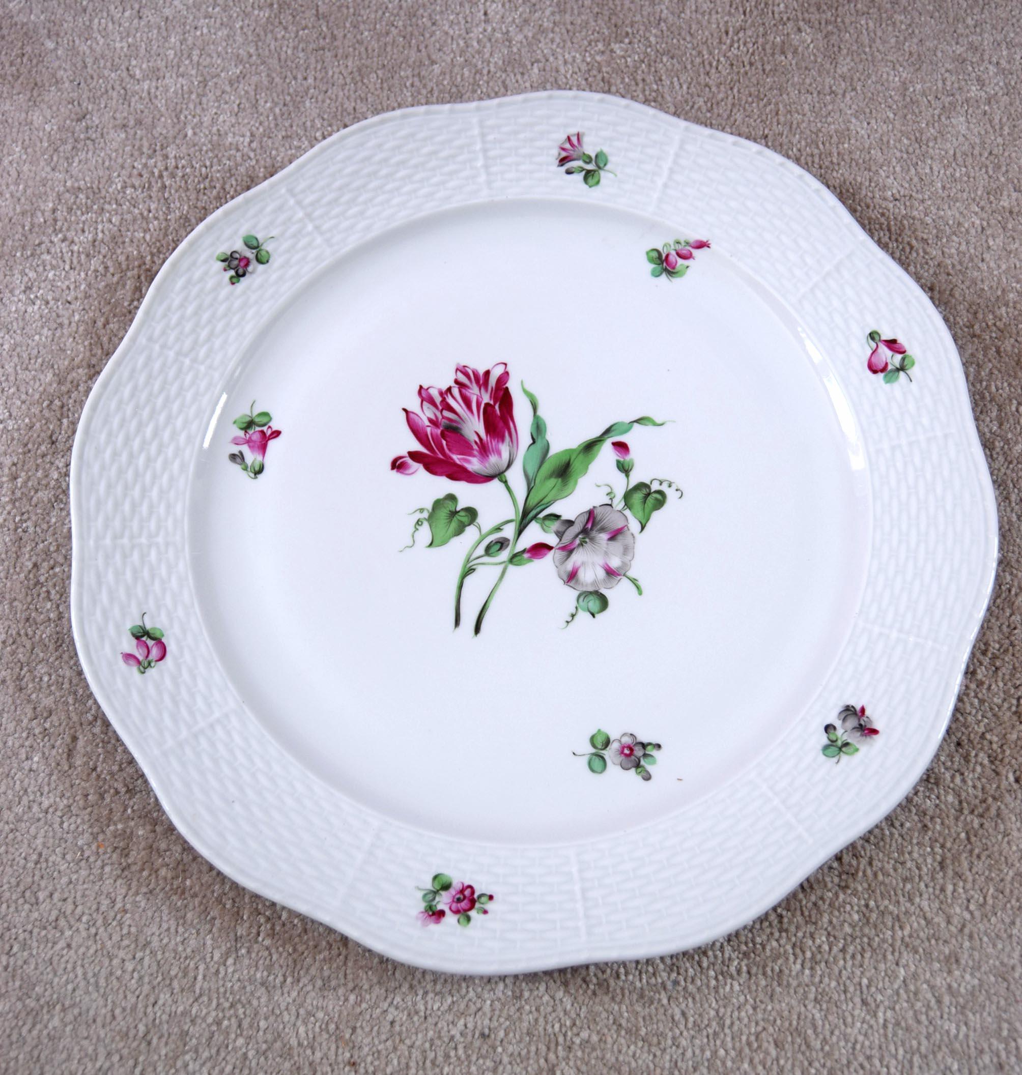 Rare Large HEREND Porcelain Tulip Design Platter Charger  1940s