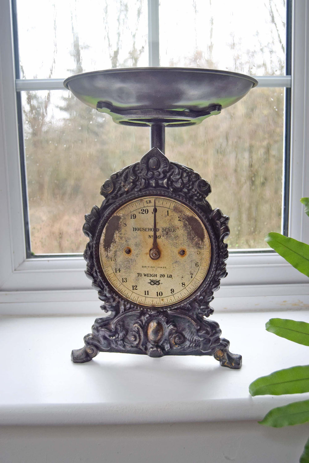 Antique Salter Kitchen Scales No. 49 Cast Iron with Original Pan | Late Victorian