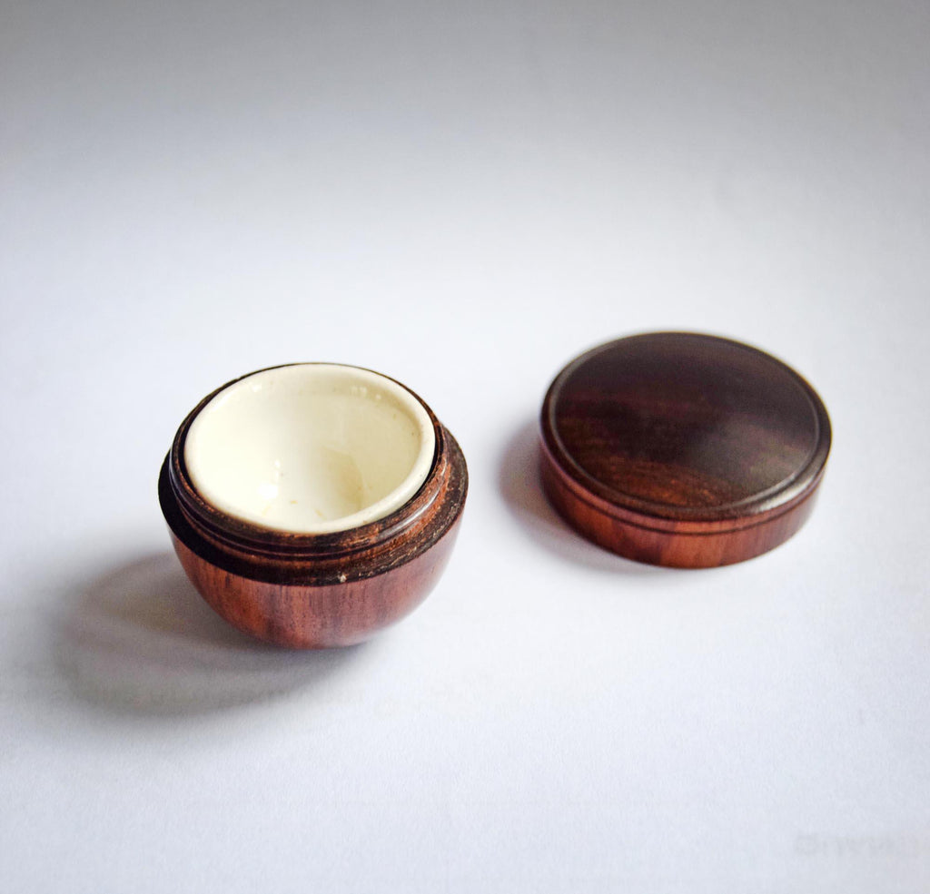 Antique Lignum Vitae Snuff Box & Art Deco Bakelite Compact Mirror Box