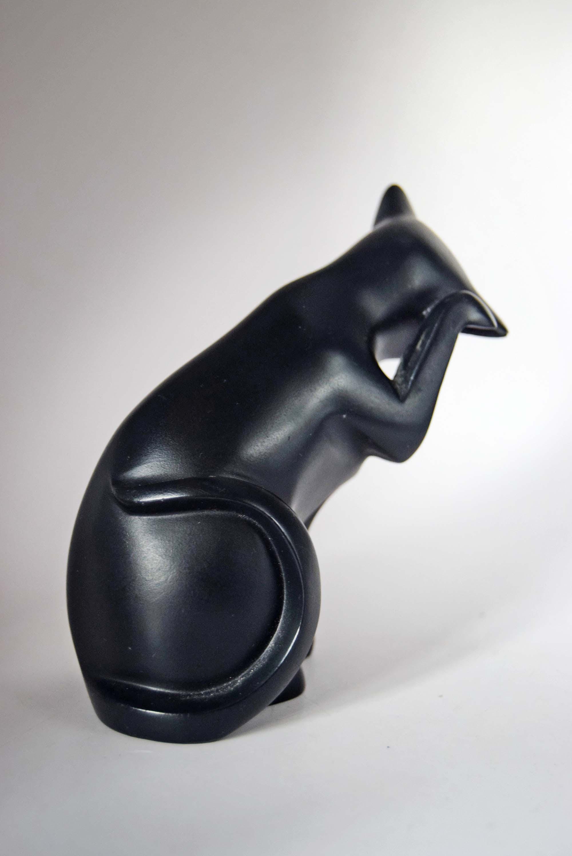 Coalport Cat Figurine, Black, Sprucing Up 2002 | Retired Collections | English ceramics