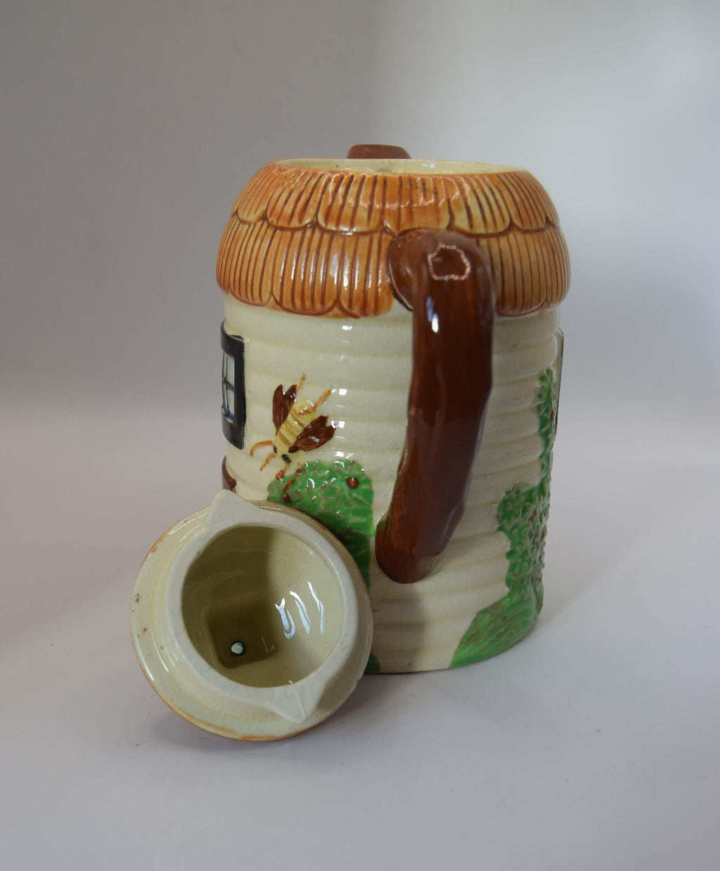 Antique Suvesco, Japan Round Cottage Shaped Teapot 19cm tall. c1940s