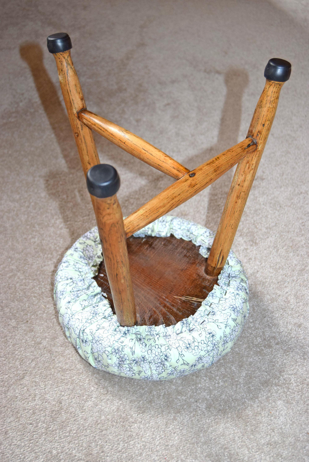 Vintage Child's or Foot Stool. Sturdy oak construction. Non slip. c1930s