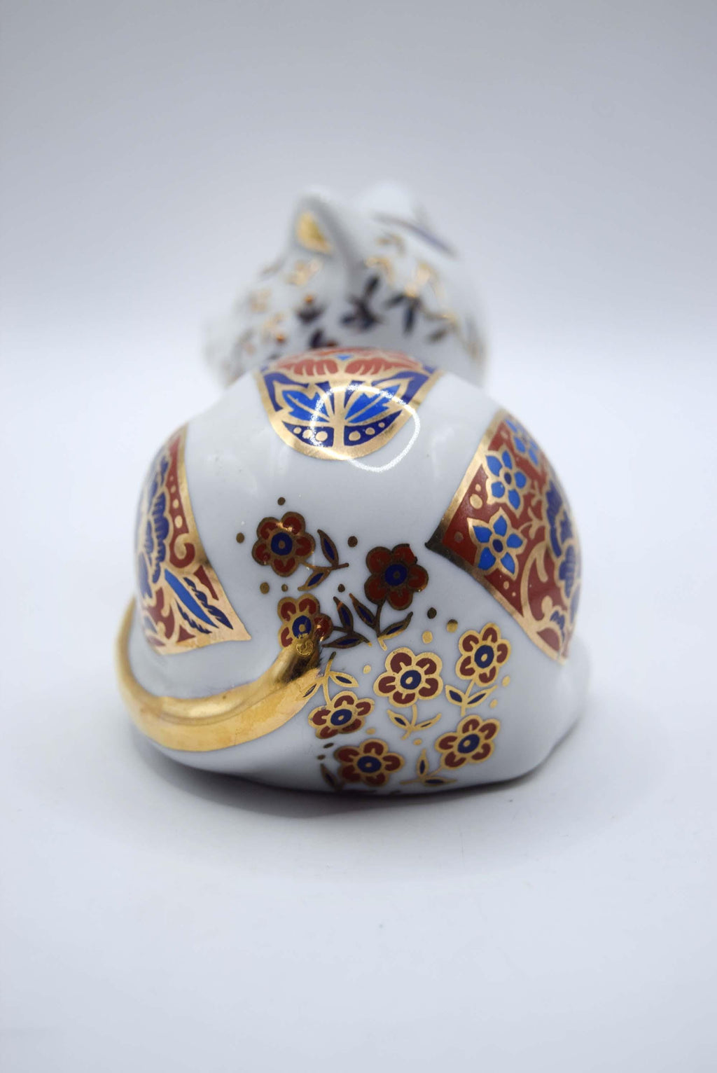 Vintage Imari Porcelain Cat Paperweight 1970s Japan Figurine