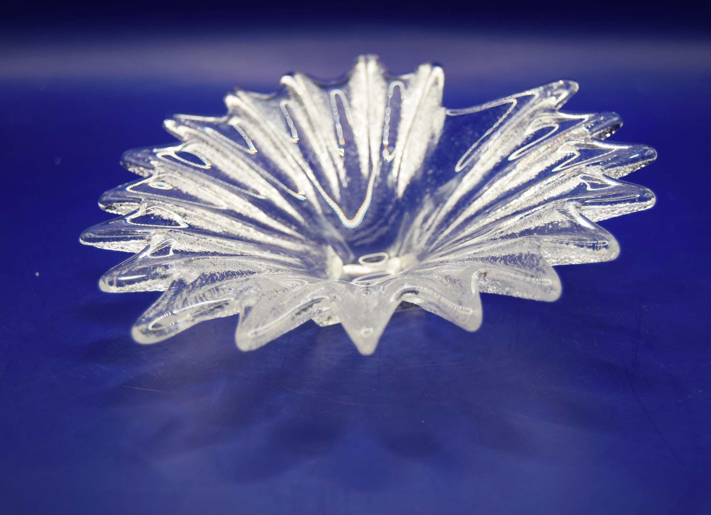 An exquisite example of late-period Dartington Glass. The palm bowl is designed by Anita Harris 