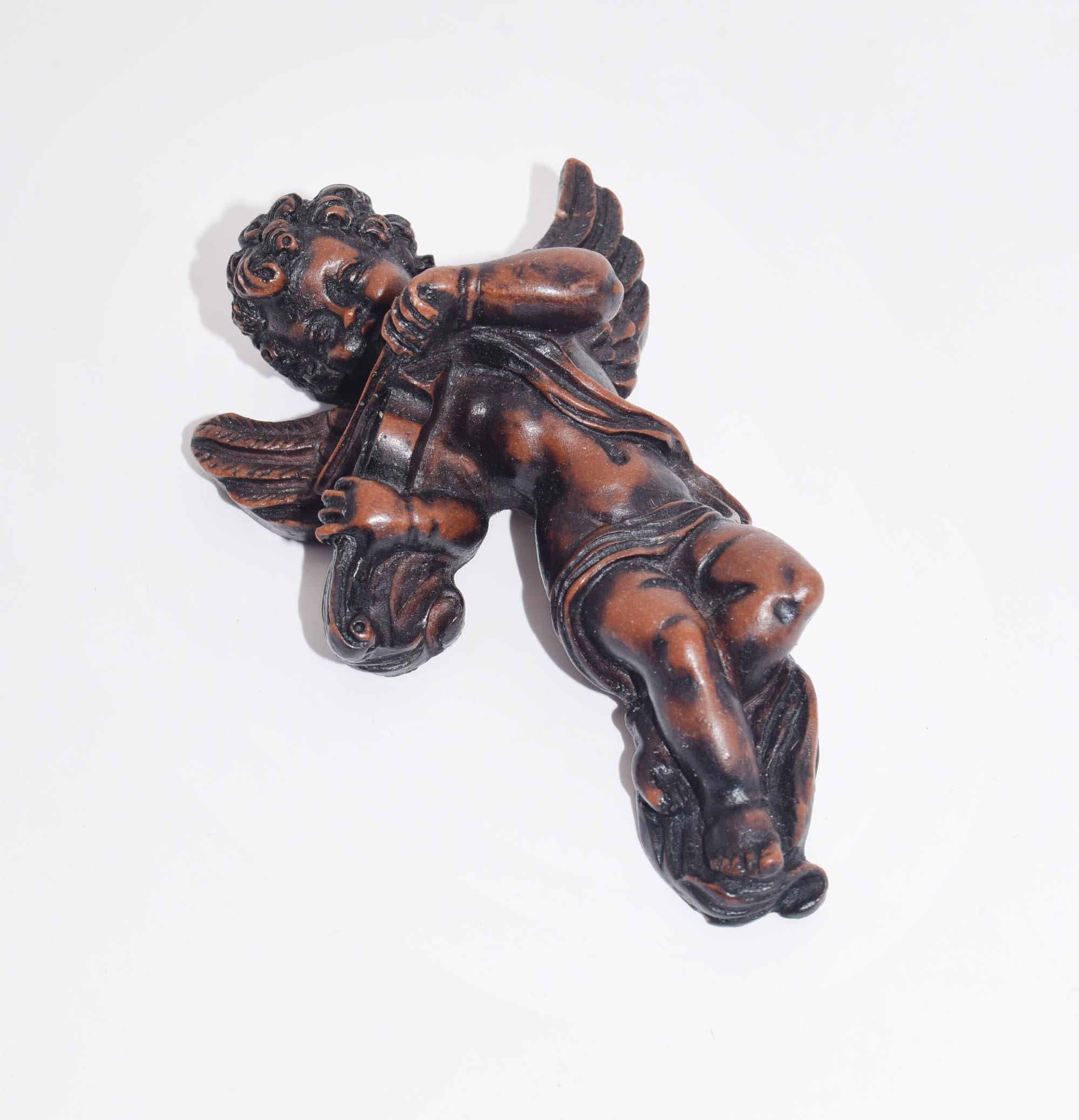 Vintage resin wall hanging cherub playing a violin | Religious decor | Rare find Height 11cms