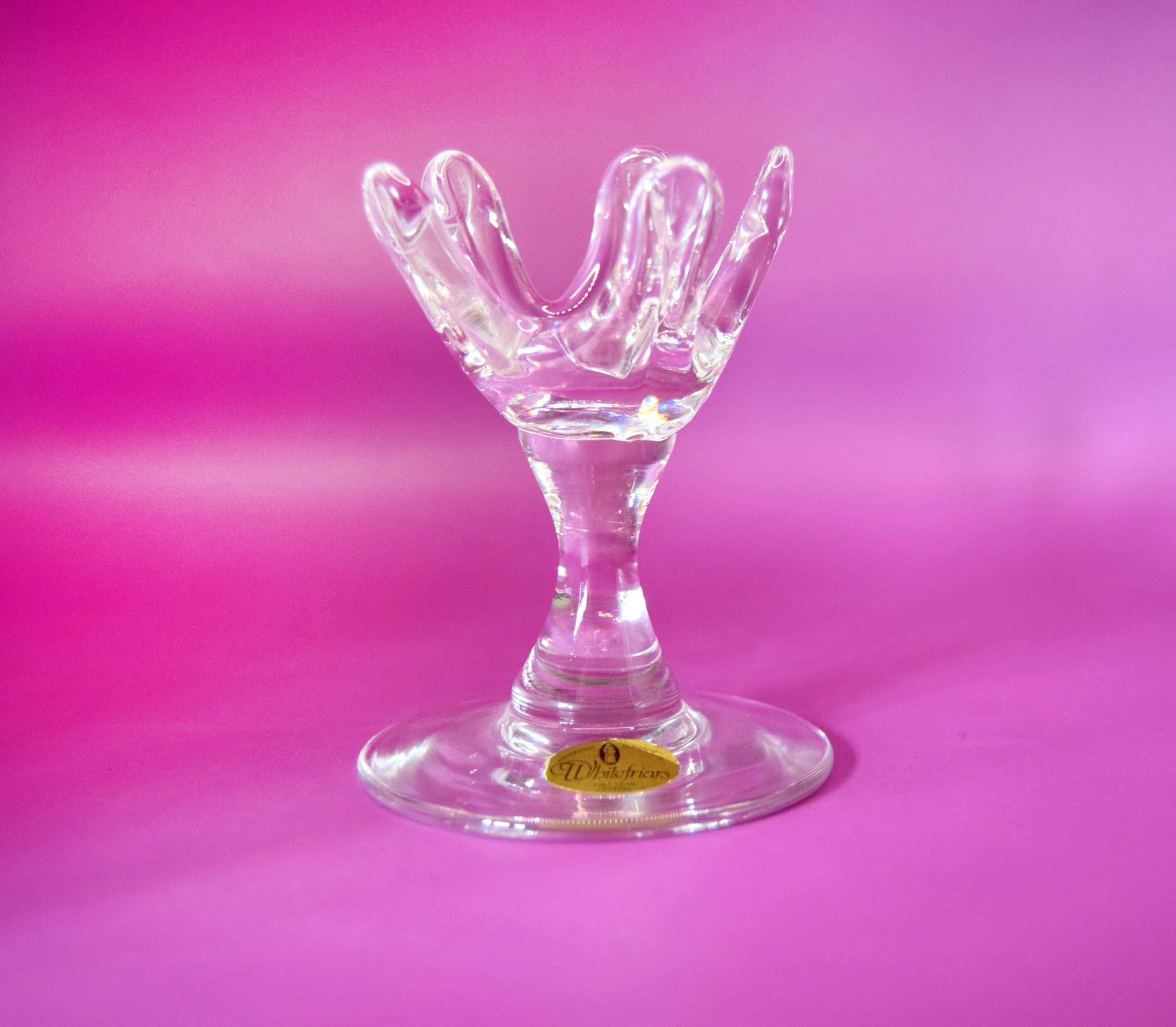 Whitefriars clear crystal ring tree holder, featuring a striking modernist five-prong design. Designed in the late 20th century (circa 1980) and attributed to the iconic Geoffrey Baxter, this sculptural art glass piece functions perfectly as a vanity ring organizer or standalone decor.