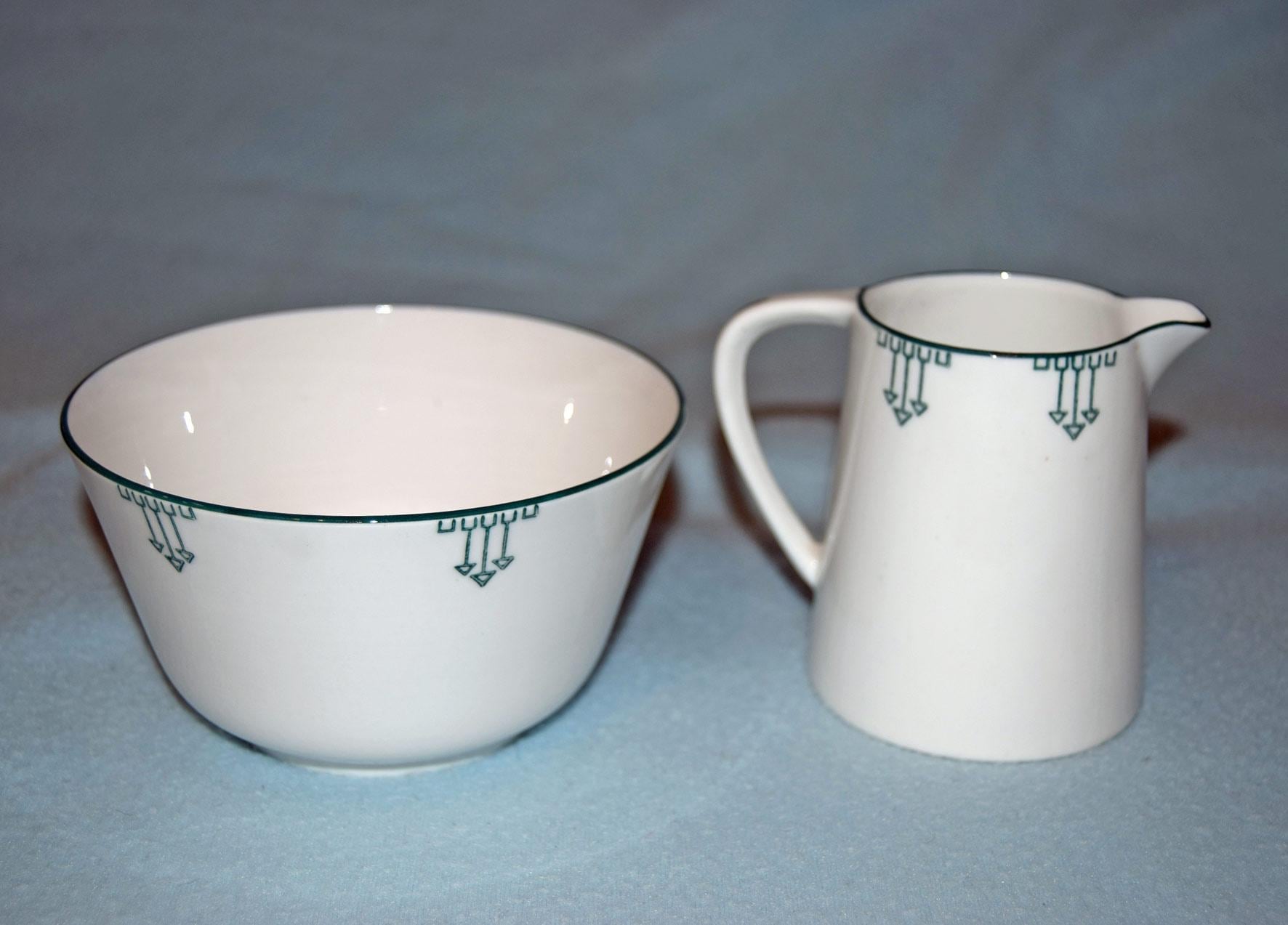 Vintage Art Deco Creamer and Open Sugar Bowl Set – J.H.Cope & Co - Green Geometric Arrow Pattern